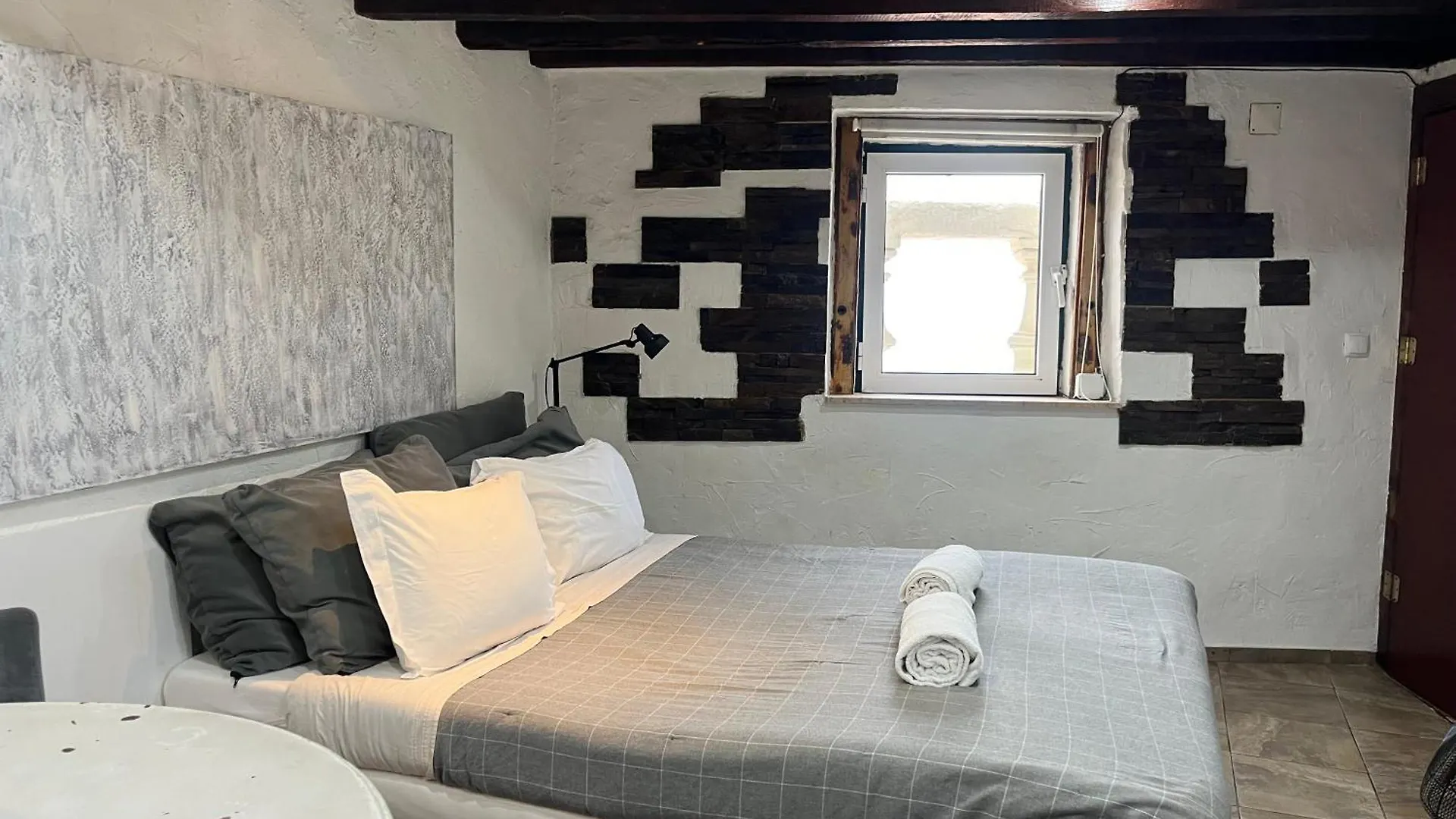 Very Charming Apartment Overlooking S Jorge Castel Lisbon