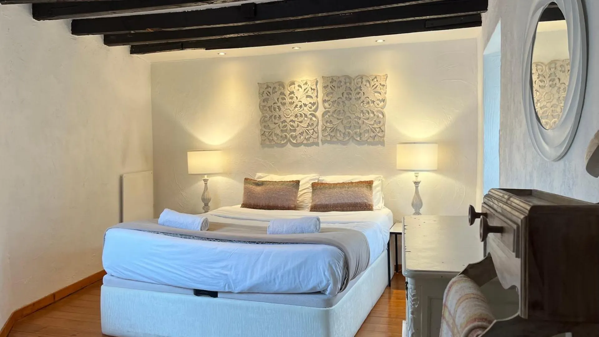 Very Charming Apartment Overlooking S Jorge Castel Lisbon